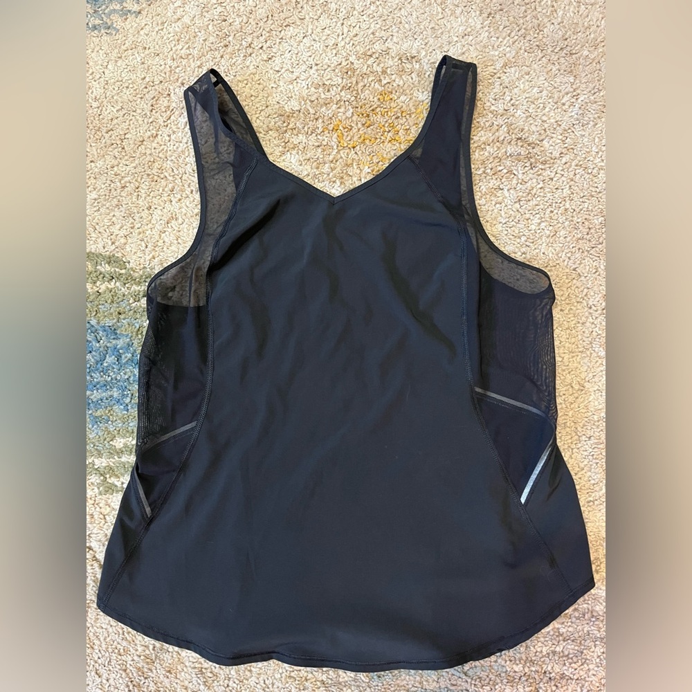 Lululemon women’s mesh tank
